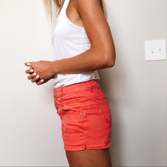 Coral high rise shorts - Picture 3 of 3